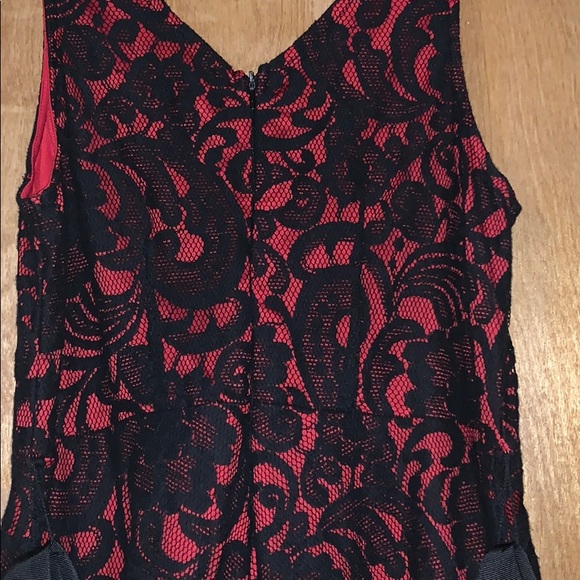 A dress - Picture 4 of 4